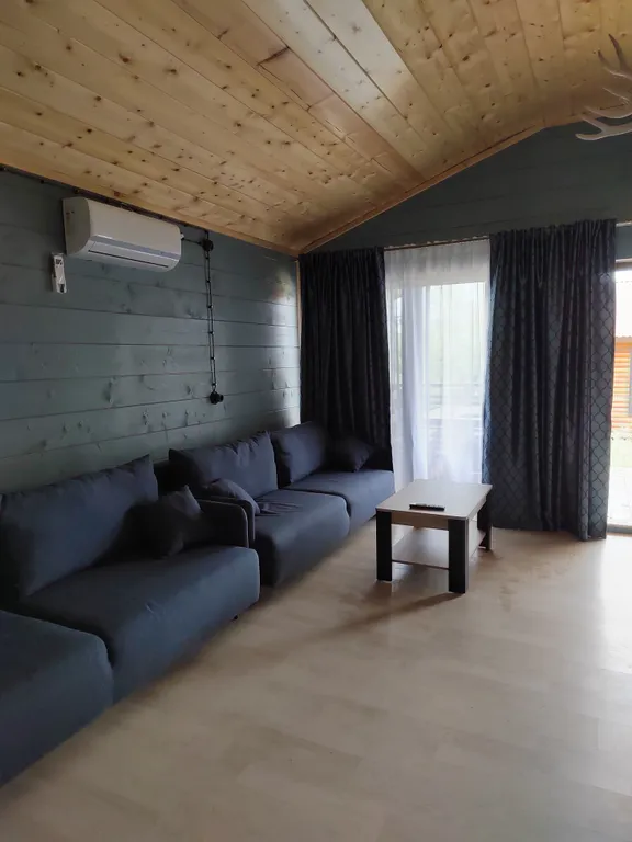 Уютный домик на берегу у моря