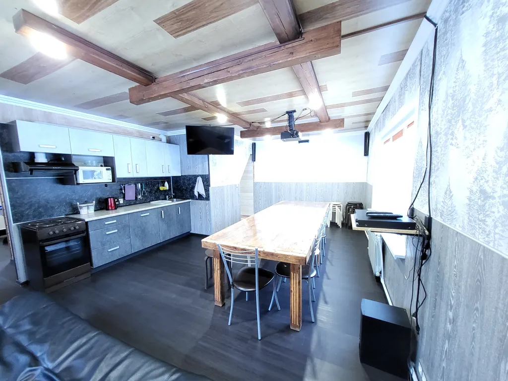 Уютный коттедж для большой компании — аренда посуточно в Шерегеш