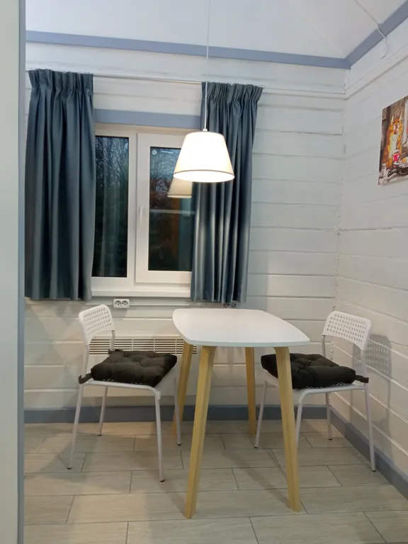 Домик у самого озера