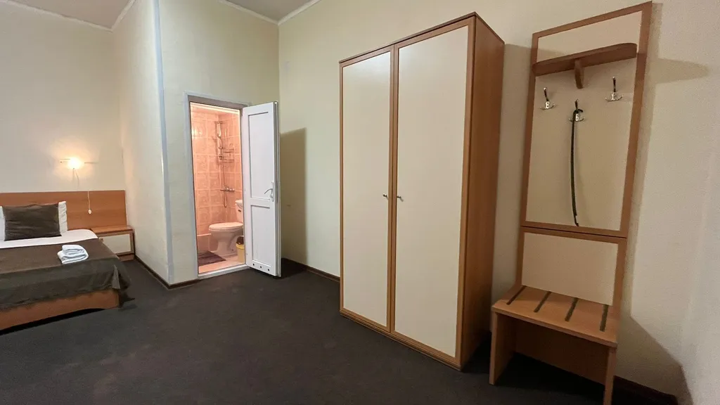 Комнаты с видом на море и горы