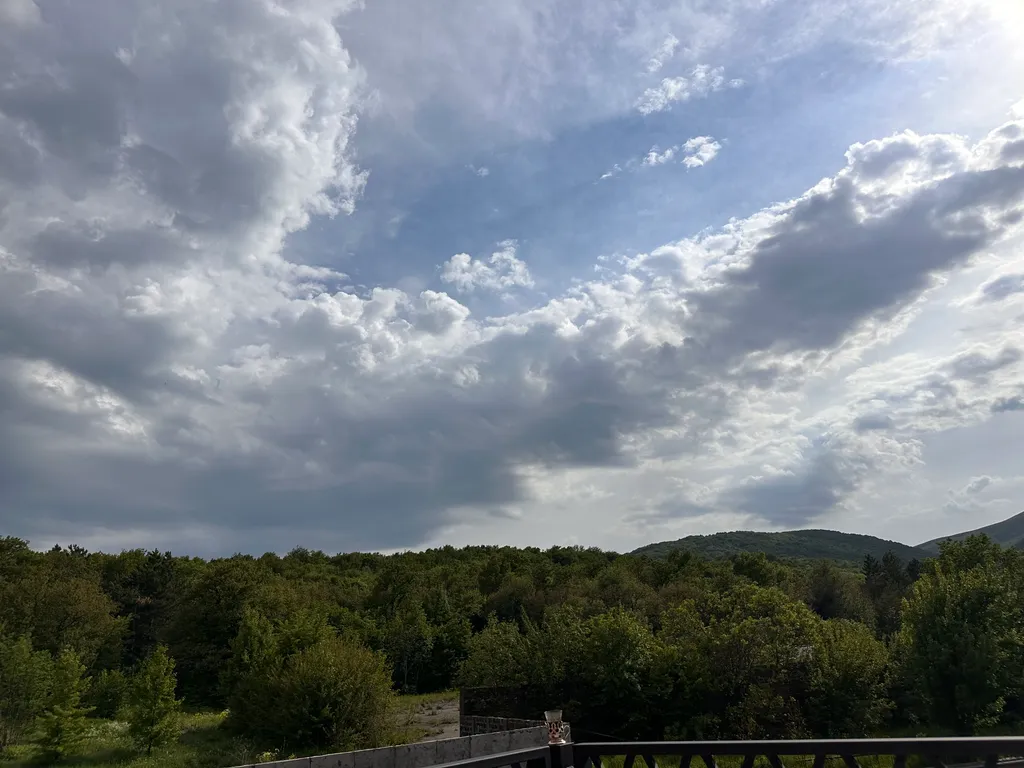 Апартамент с видом на горы и большой террасой