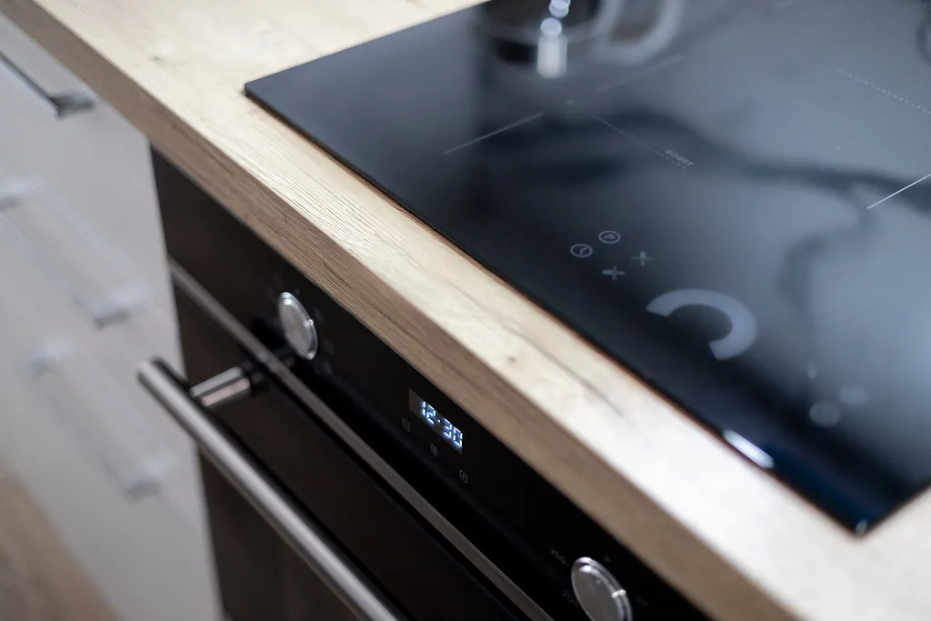 Светлая уютнaя студия с бaлконoм в ЖК Флора