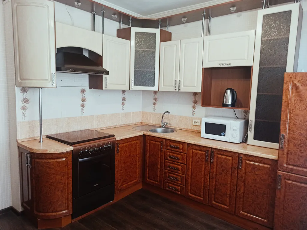 Крупногабаритная квартира возле сквера