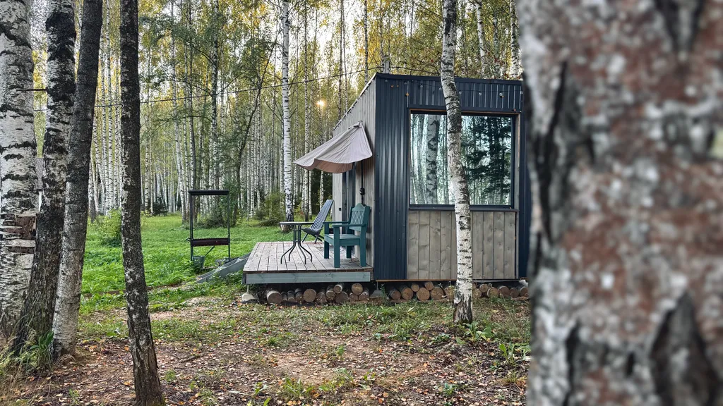 Коттедж Студия в лесу с панорамным остеклением и террасой. — аренда посуточно в Кострома