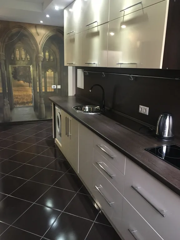 Очень большая и хорошая квартира