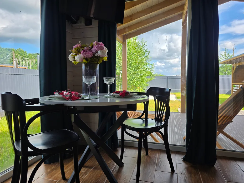 Дом с джакузи под открытым небом