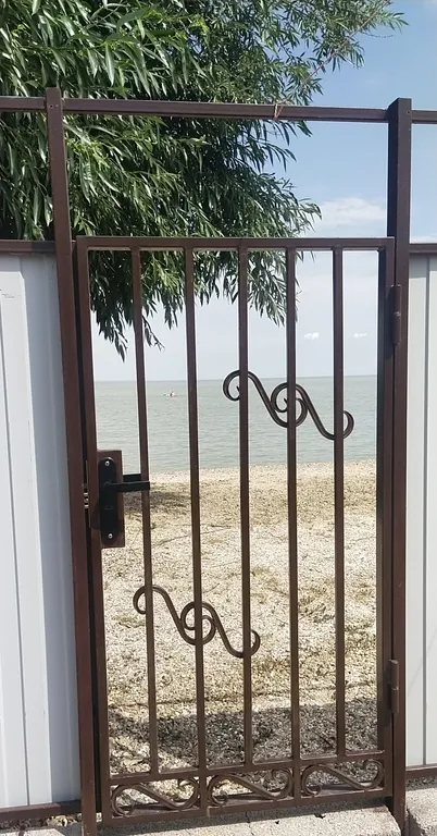 Отдельный дом с выходом и видом на море