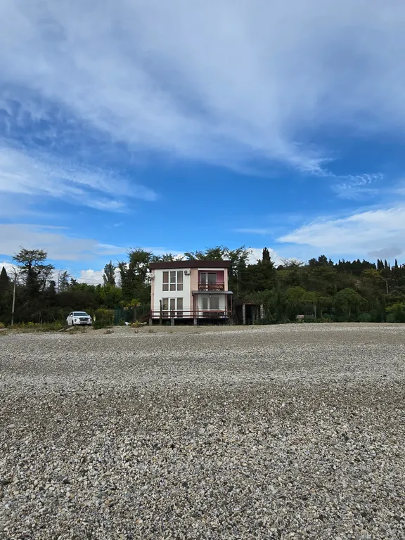 Дом-коттедж на берегу моря Изумрудный берег