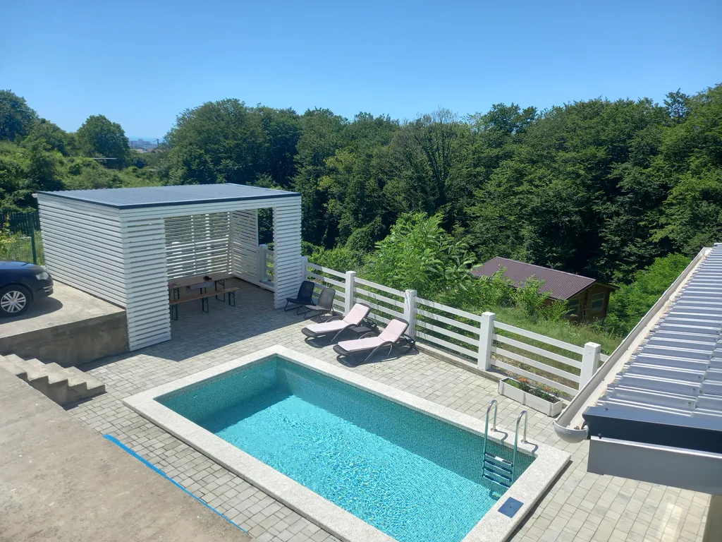 Дом с бассейном и баней