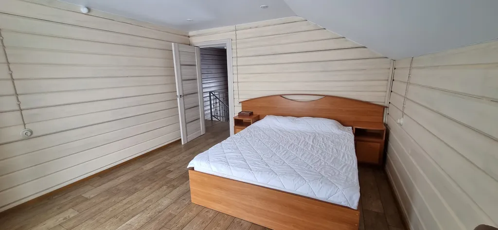 Дом по соседству с вотчиной Деда мороза