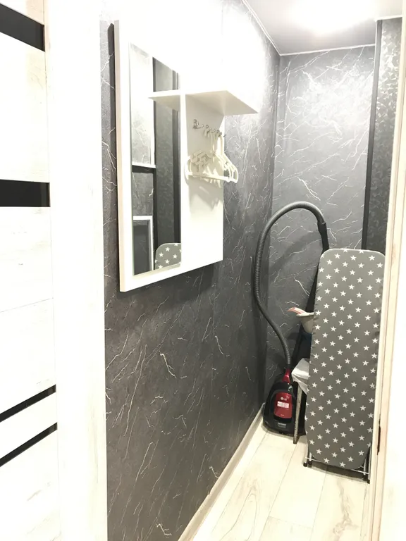 Современная шикарная с новым дизайнерским ремонтом квартира