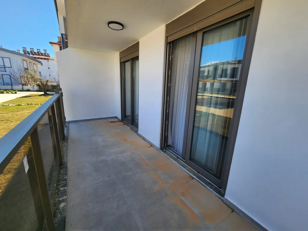 Новая 3-х комнатная квартира недалеко от пляжа в комплексе с бассейном