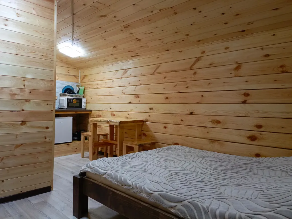 Удачный дворик с видом на горы