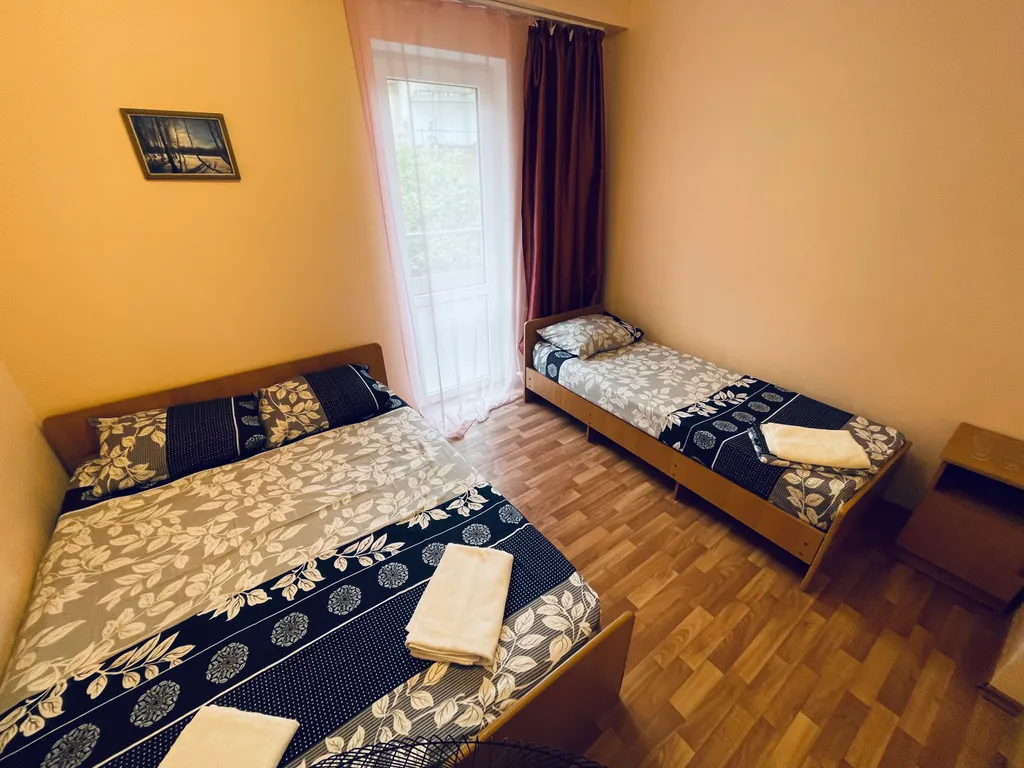 Квартира Комната — аренда посуточно в Лоо