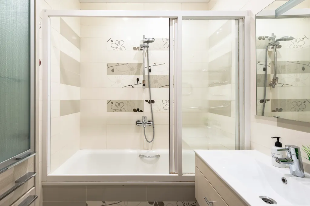 Просторная квартира недалеко от МНТК, с тренажерами, гостиничный сервис