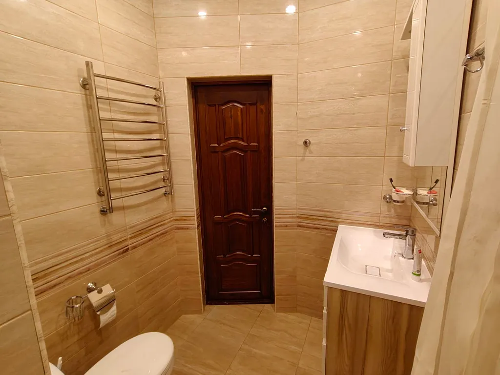 Частный дом с беседкой