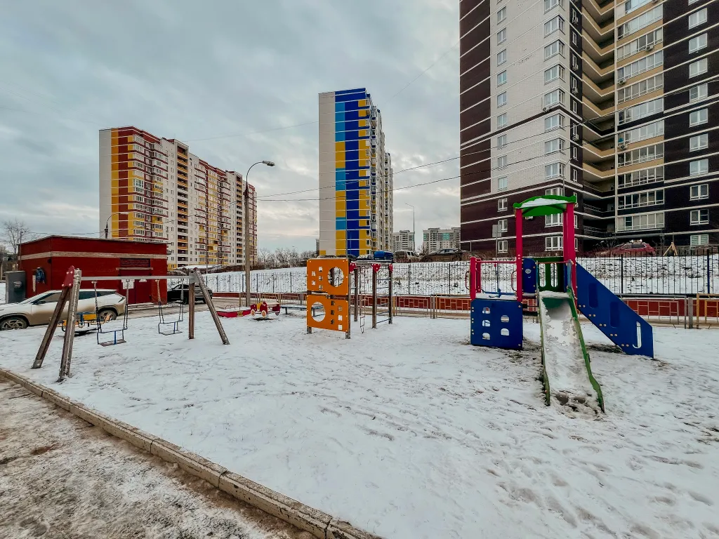 Большaя квaртира с балкoнoм и краcивым видoм нa гopод