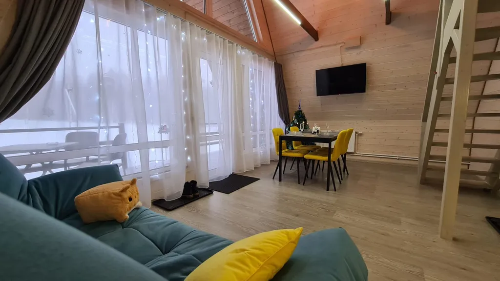 Уютный домик с видом на лес