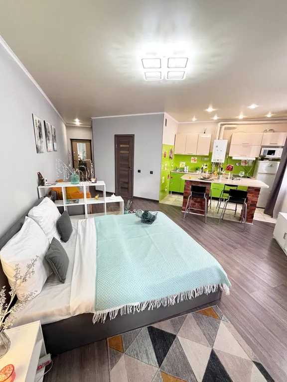 Новая уютная студия с видом на Волгу в центре