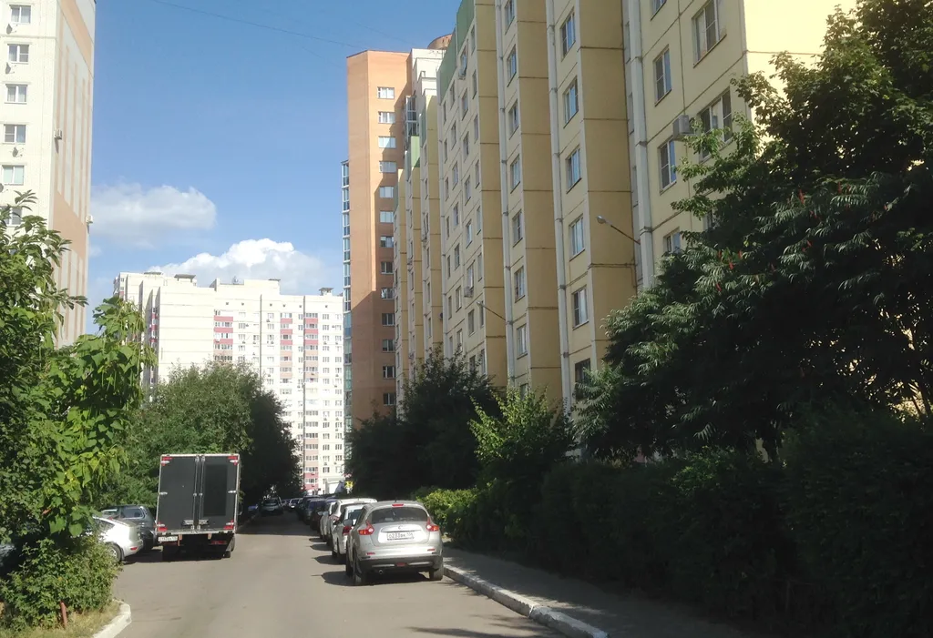 Светлая квартира с красивым видом за окнами
