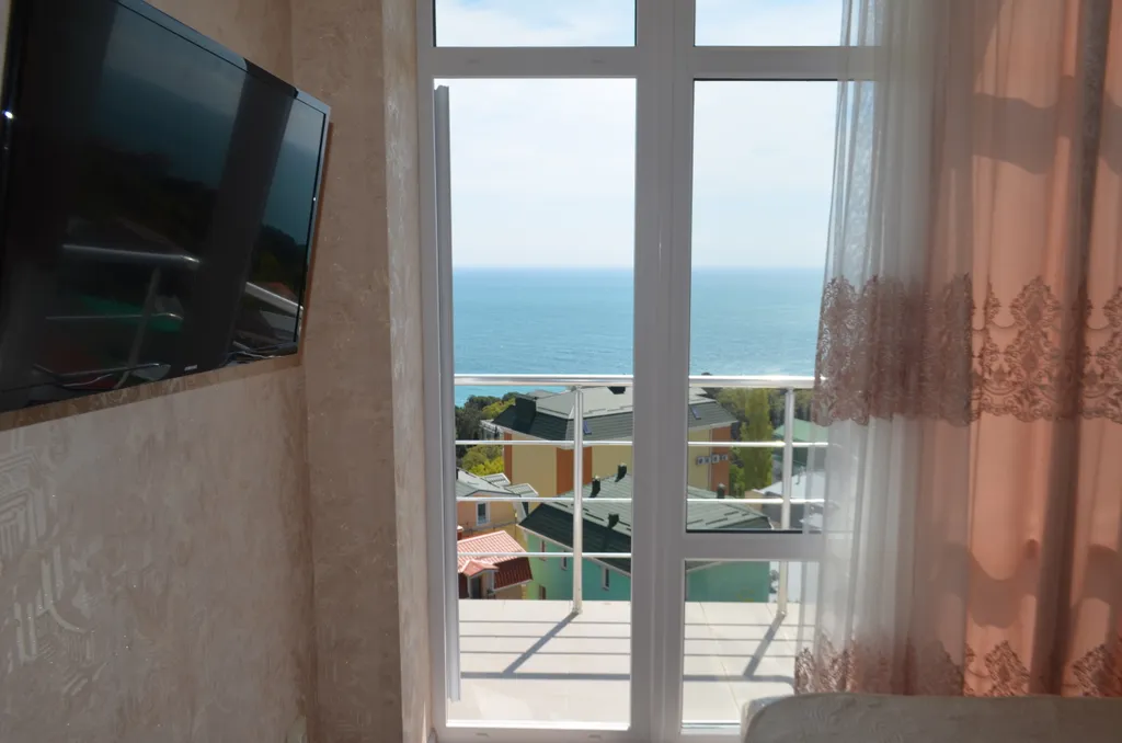 Стильная квартира студия с шикарным видом на море в Мисхоре