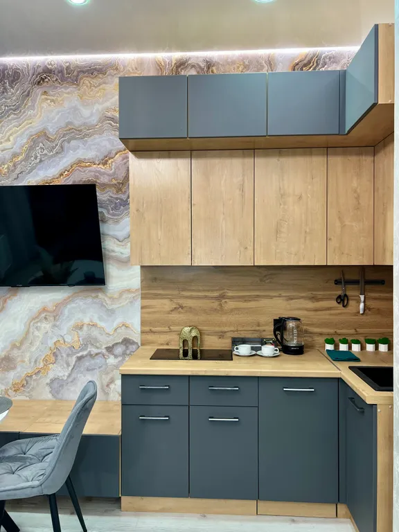 Новая квартира в центре города с видом на горы