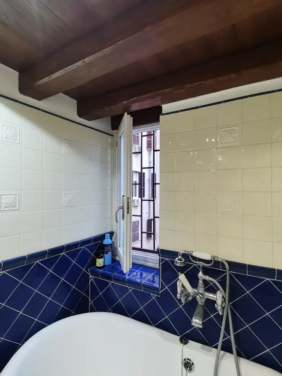 Комната с личной ванной в центре около Ватикана и площади Дель Пополо