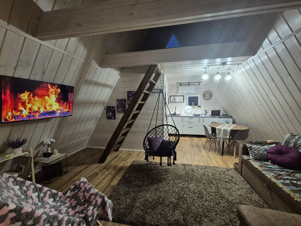 Коттедж Коттедж А-фрейм Ежевичный с сибирским банным чаном и баней на дровах — Каблуково