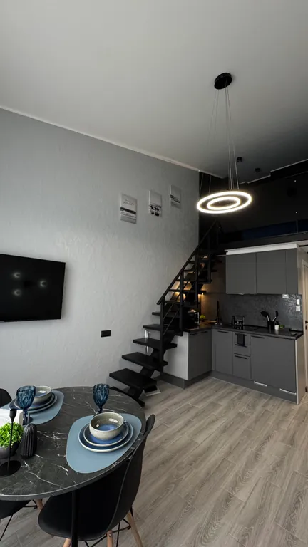 Квартира Квартира Дизайнерская студия со вторым этажом — Шушары