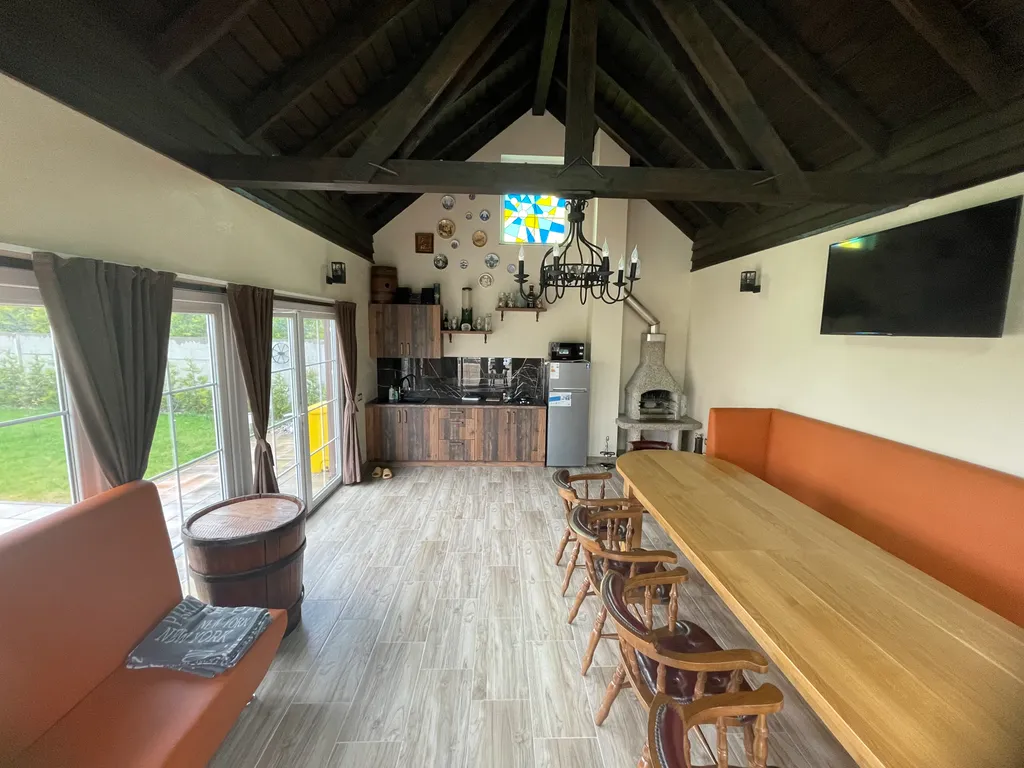 Загородный дом с баней и бассейном