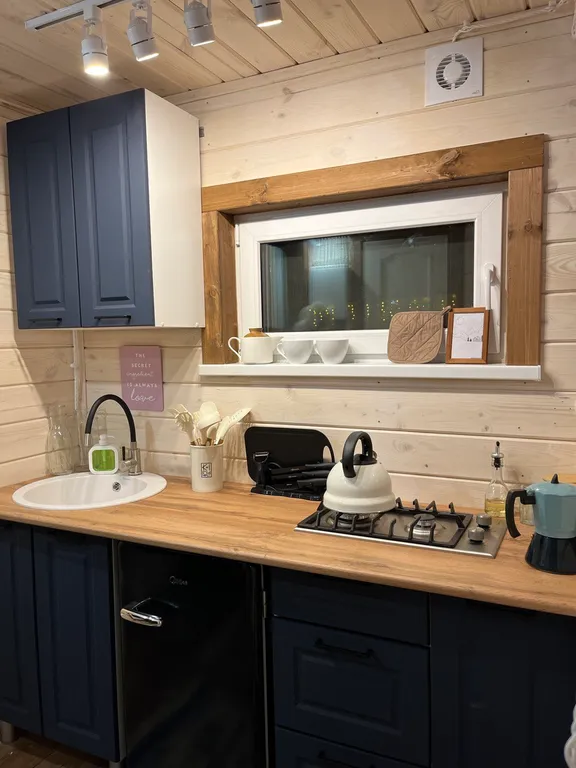 Домик с видом на лес