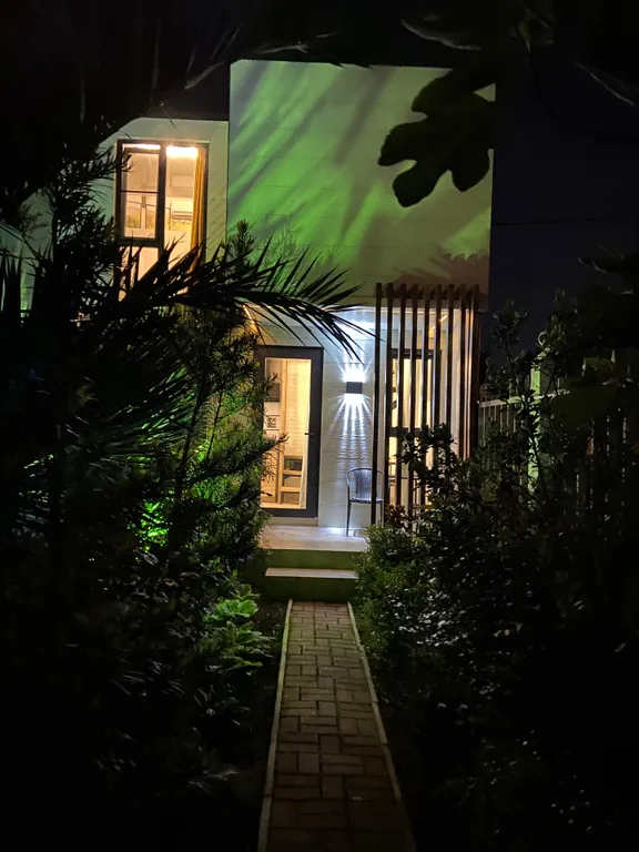 Коттедж Домик у бассейна — Сириус