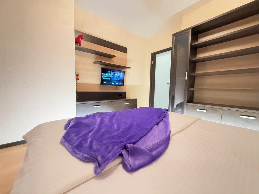 Тут хорошо на Сурикова