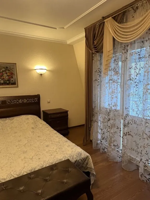 Таунхаус на береговой линии песчаного пляжа с бассейном