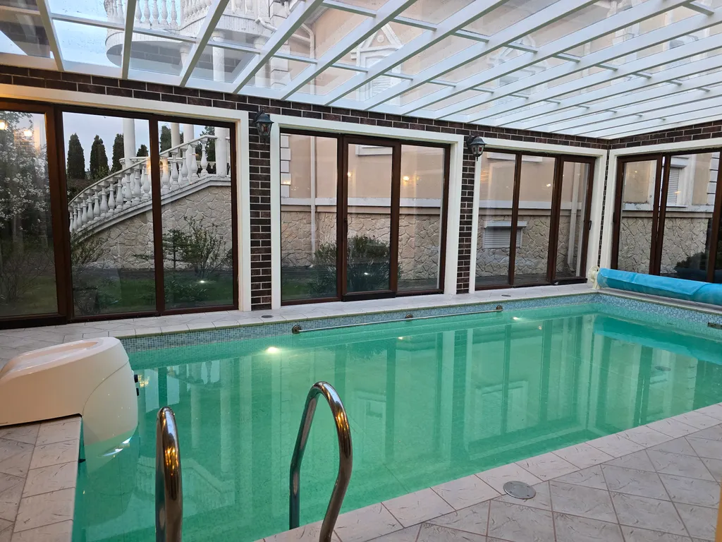 Коттедж Тихий уют с бассейном для отдыха семьёй — аренда посуточно в Гурьевск