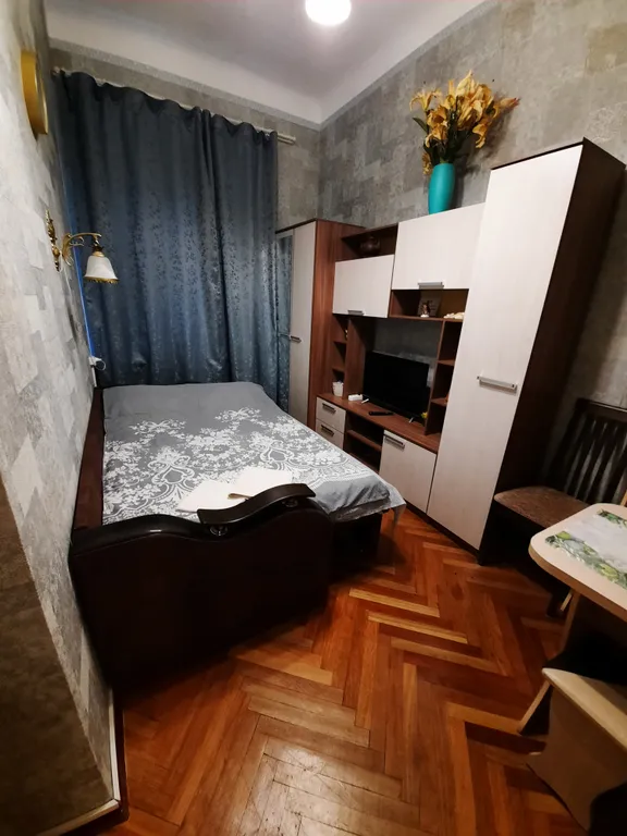 Небольшая уютная двушка в самом центре