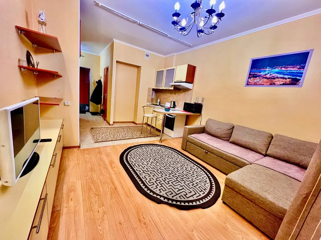 Квартира Уютная светлая студия в центре, ТЦ Вояж, парковка, кафе, аквапарк источник — Тюмень