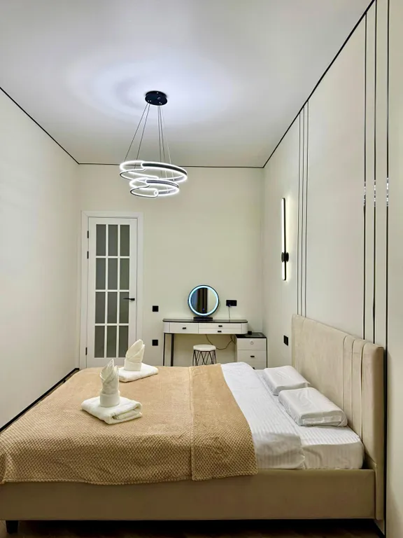 Эстетичная евродвушка рядом с Мегой