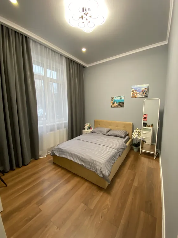 Комфортная квартира с высокими потолками около Корстона