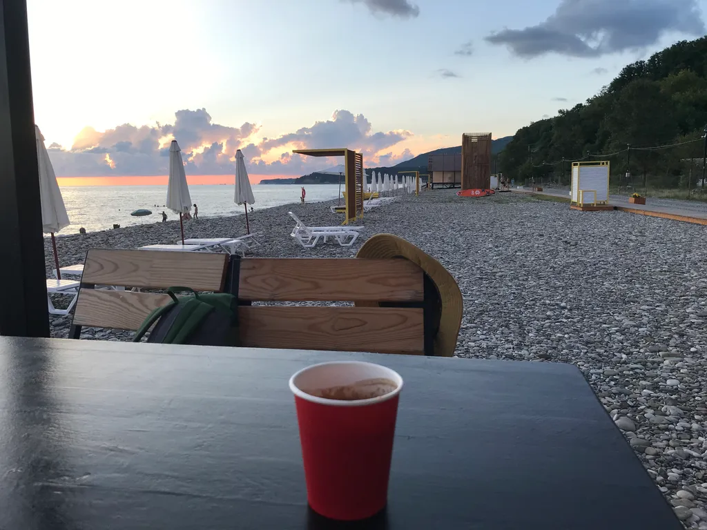 Дом в горах с видом на реку