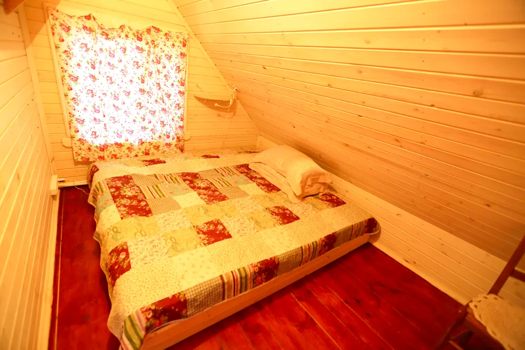 Вишнёвый домик в Махре