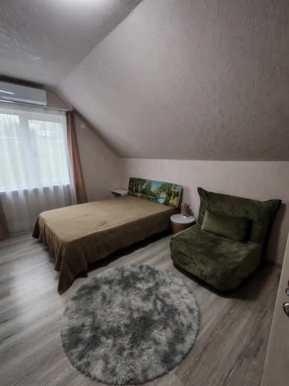 Уютная мансарда дома у озера