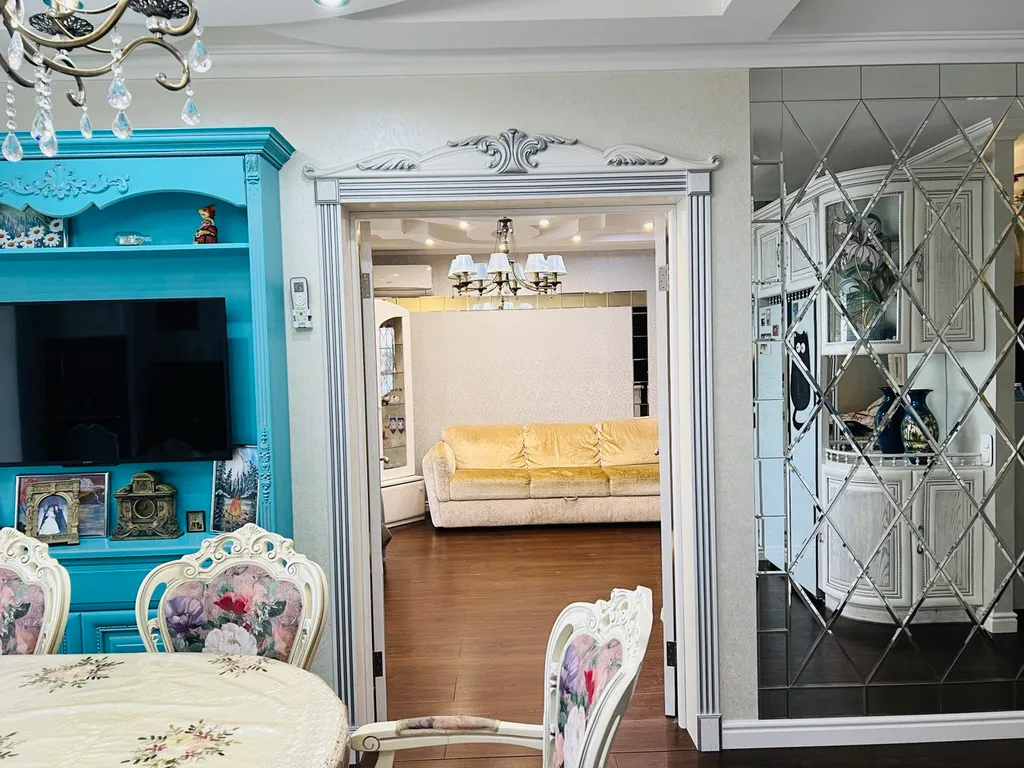 Элитная квартира с видом на море и город