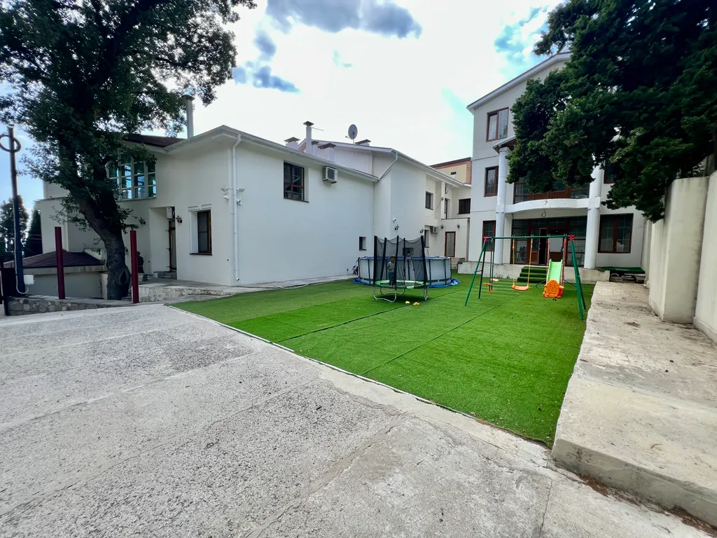 Вилла на берегу моря