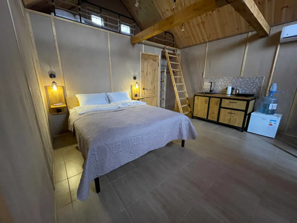 Современные барнхаусы на берегу Манжерокских порогов