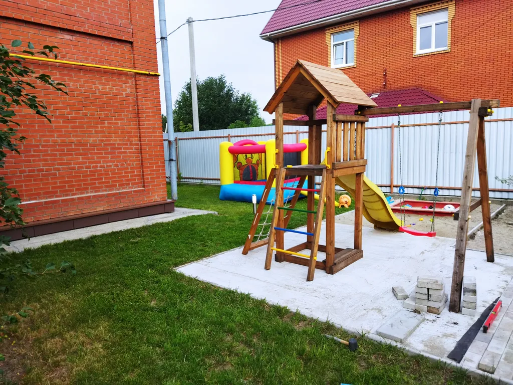 Дом у аквапарка