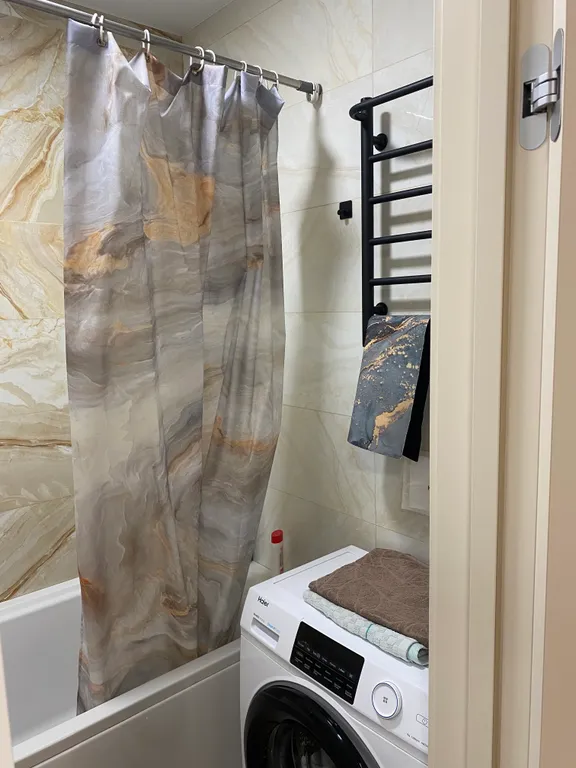 Двухкомнатные апартаменты в новостройке с витражным балконом