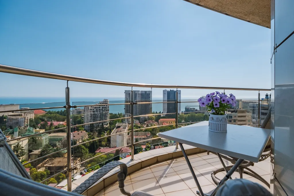 Видовая квартира с сауной и джакузи в центре