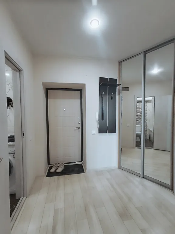 Современная квартира с огромной лоджией в новом доме