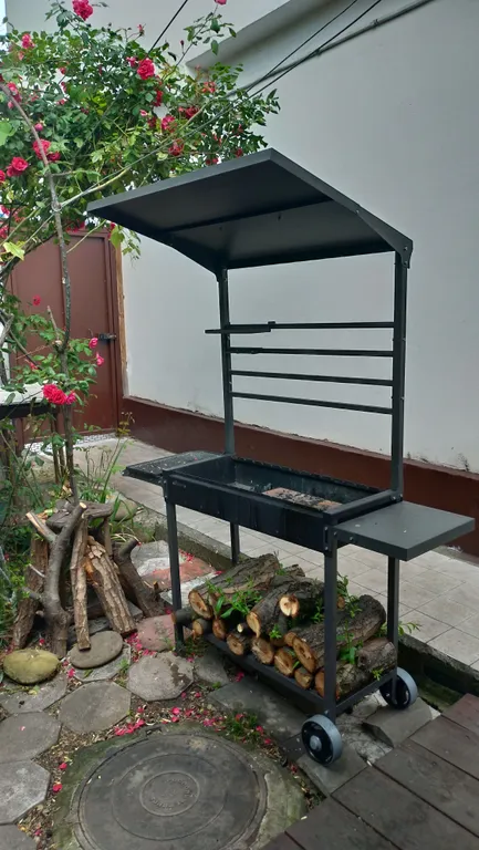 Коттедж Отдельный домик со своей верандой — Сочи